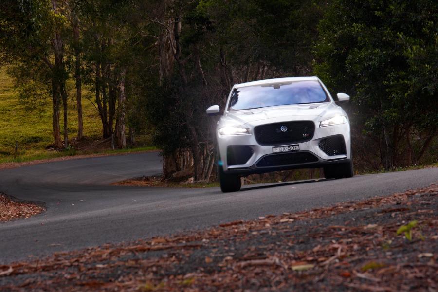  Jaguar F-Pace SVR 2019 года  (AU) (фото 16 из 40)